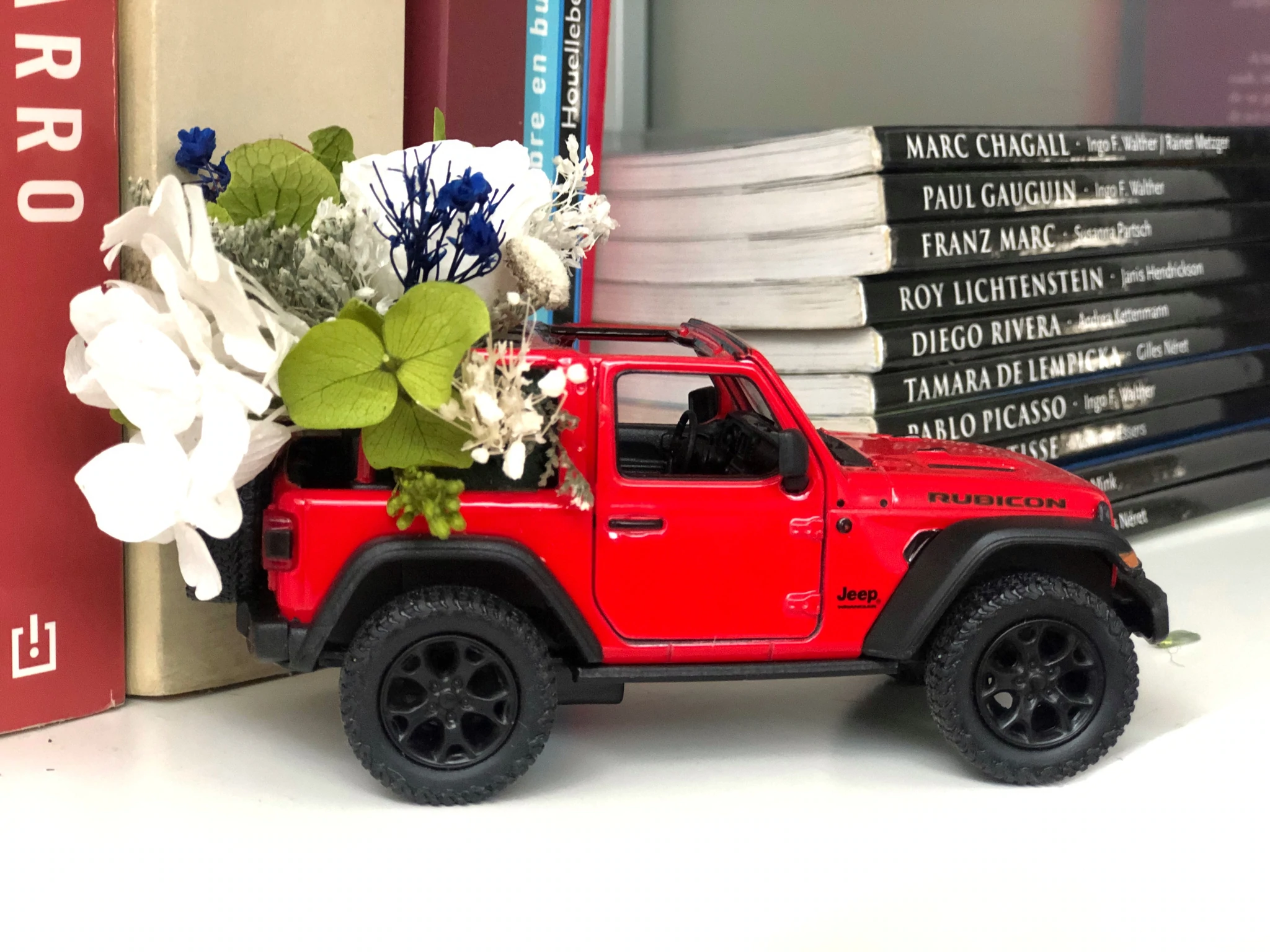 JEEP ROJO CON FLORES PARA ÉL - Imagen 5