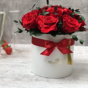 NATURAL LOVE Bouquet con 12 rosas preservadas rojas